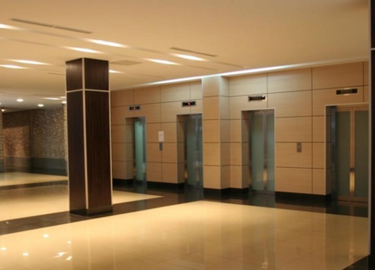 Дербеневская Плаза: Вид главного лифтового холла