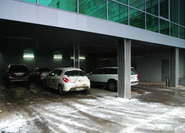 Дербеневская Плаза: Вид паркинга